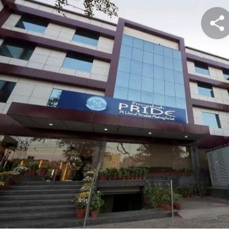 Hotel Pitrashish Pride Igi Intl Airport Delhi Exteriör bild