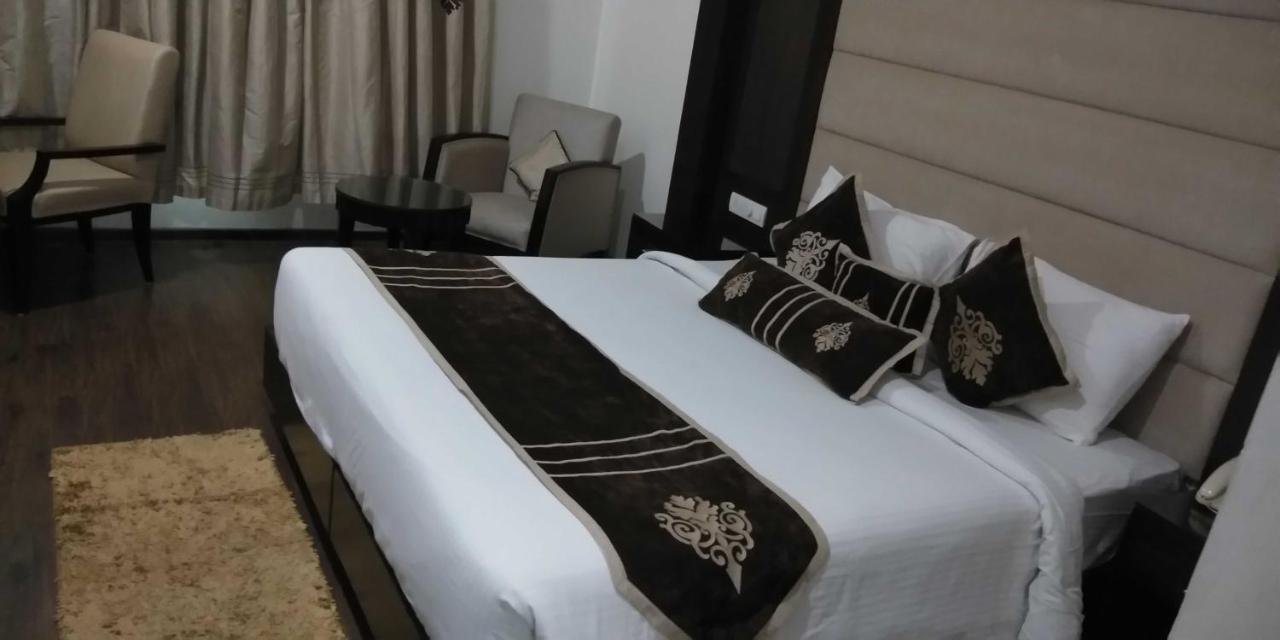 Hotel Pitrashish Pride Igi Intl Airport Delhi Exteriör bild