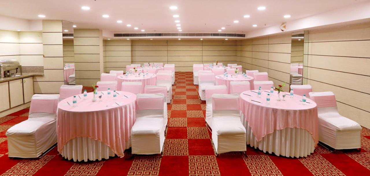 Hotel Pitrashish Pride Igi Intl Airport Delhi Exteriör bild