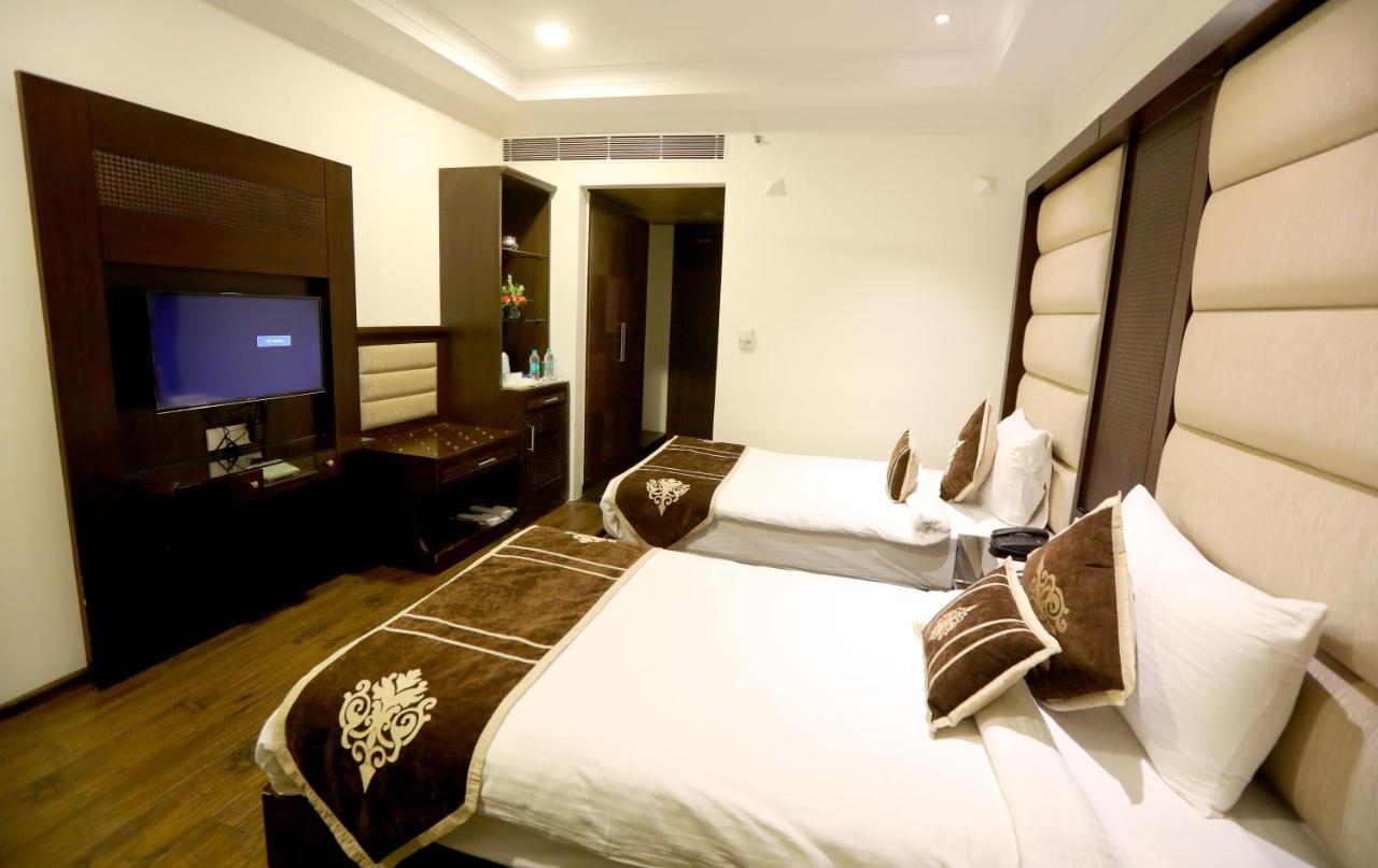 Hotel Pitrashish Pride Igi Intl Airport Delhi Exteriör bild