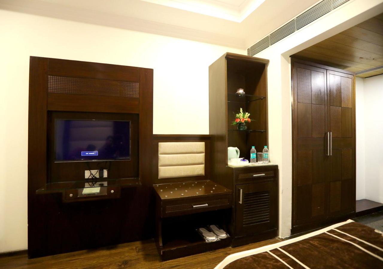 Hotel Pitrashish Pride Igi Intl Airport Delhi Exteriör bild