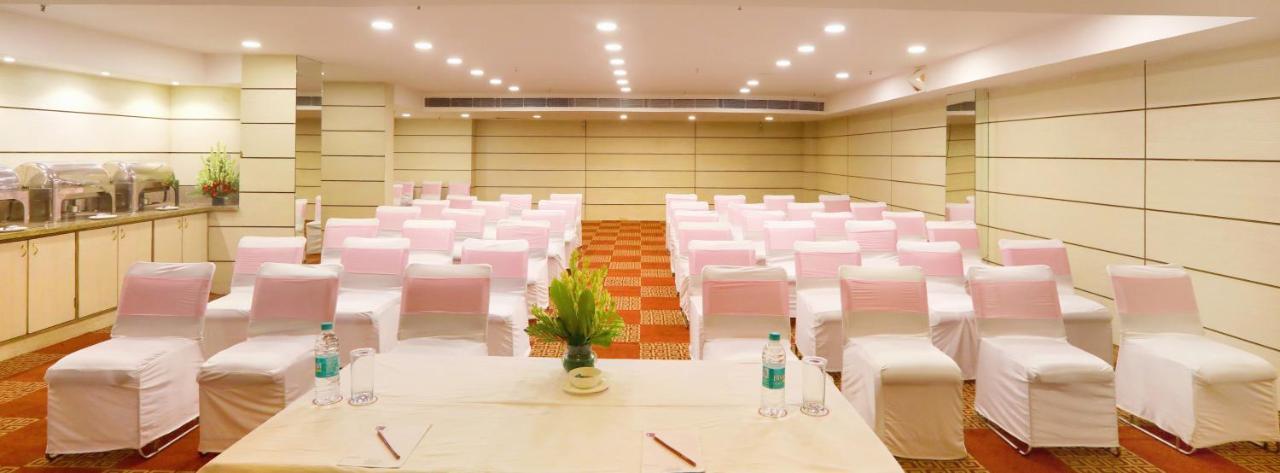 Hotel Pitrashish Pride Igi Intl Airport Delhi Exteriör bild
