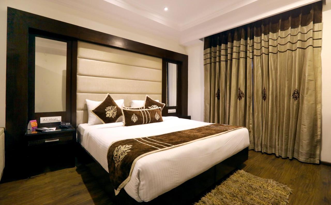 Hotel Pitrashish Pride Igi Intl Airport Delhi Exteriör bild