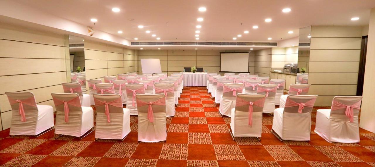 Hotel Pitrashish Pride Igi Intl Airport Delhi Exteriör bild