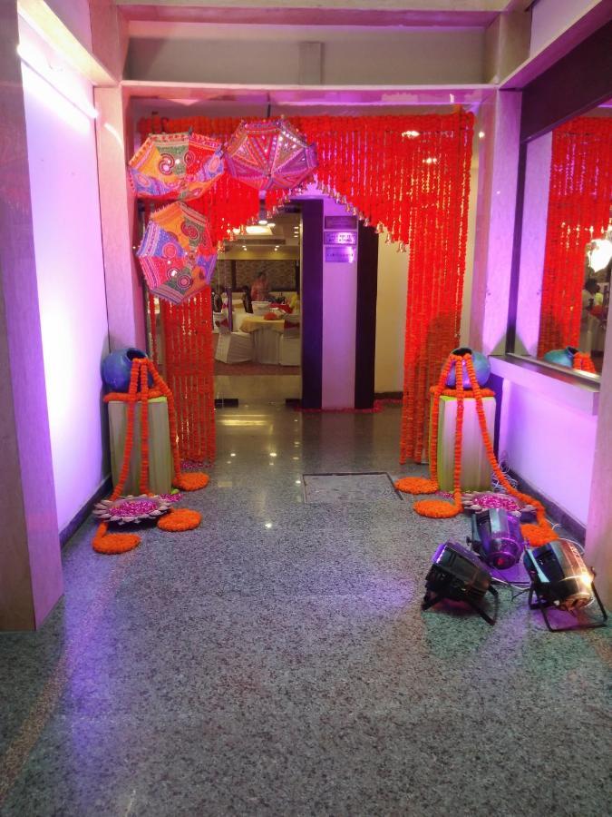 Hotel Pitrashish Pride Igi Intl Airport Delhi Exteriör bild