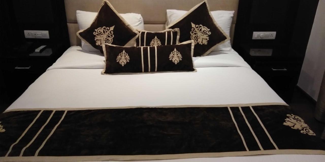 Hotel Pitrashish Pride Igi Intl Airport Delhi Exteriör bild