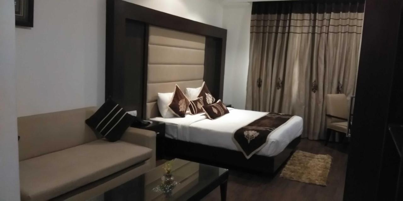 Hotel Pitrashish Pride Igi Intl Airport Delhi Exteriör bild