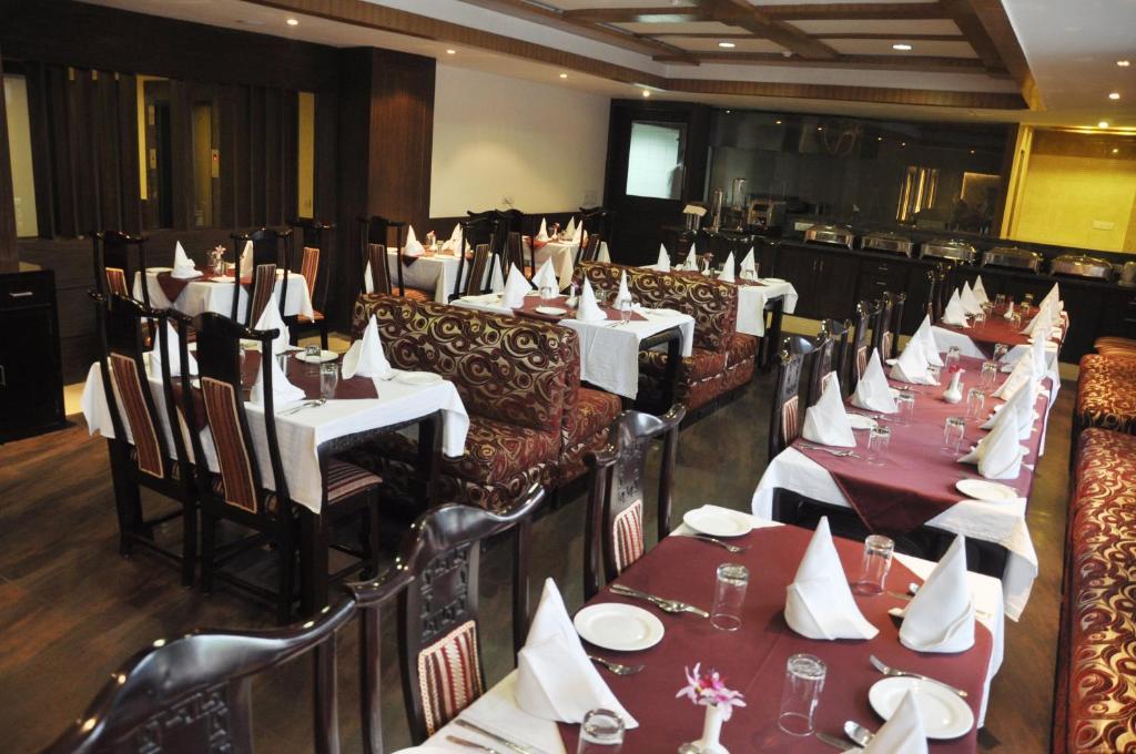 Hotel Pitrashish Pride Igi Intl Airport Delhi Exteriör bild