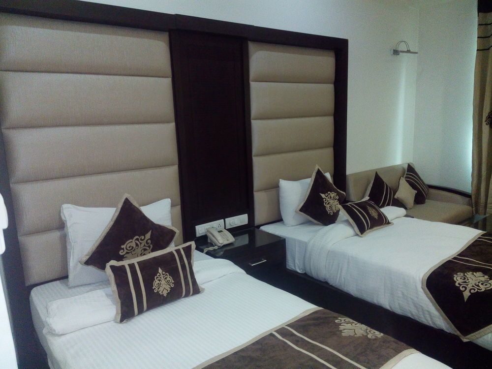 Hotel Pitrashish Pride Igi Intl Airport Delhi Exteriör bild