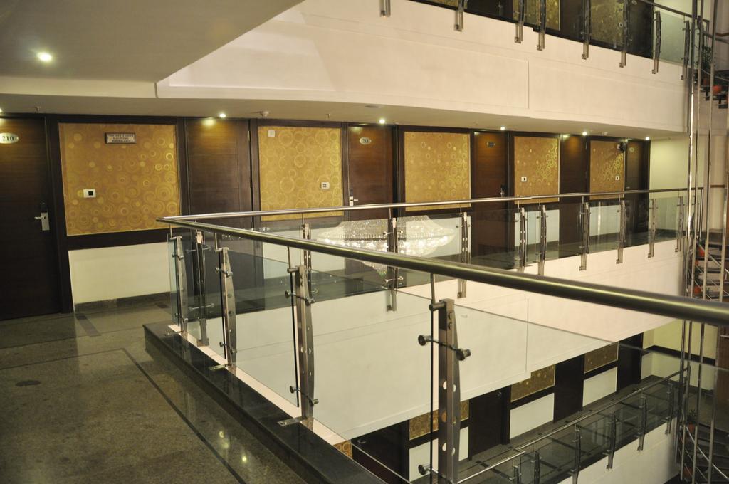 Hotel Pitrashish Pride Igi Intl Airport Delhi Exteriör bild